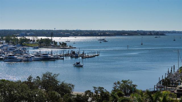 35 WATERGATE DRIVE 806, Sarasota, FL 34236