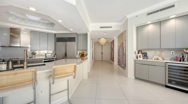 35 WATERGATE DRIVE 806, Sarasota, FL 34236