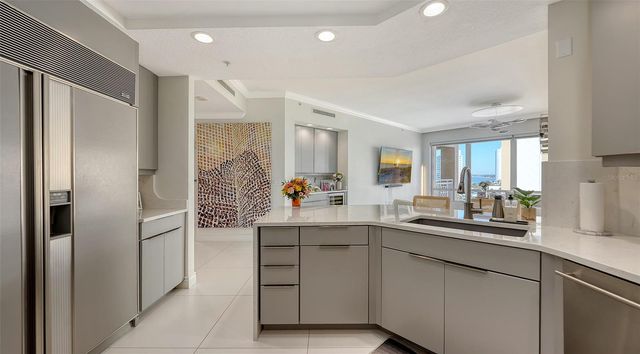 35 WATERGATE DRIVE 806, Sarasota, FL 34236