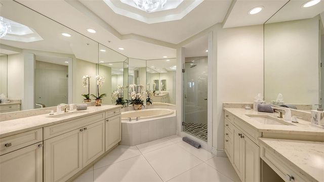 35 WATERGATE DRIVE 806, Sarasota, FL 34236