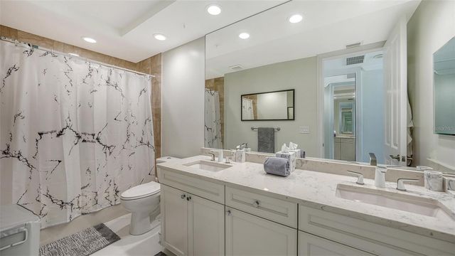 35 WATERGATE DRIVE 806, Sarasota, FL 34236