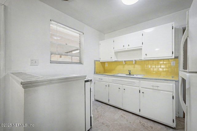 5240 ROYCE Avenue, Jacksonville, FL 32205