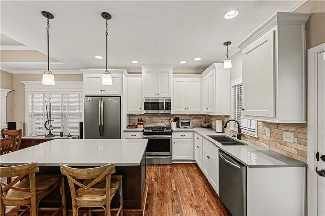 8554 Barstow Street, Lenexa, KS 66219