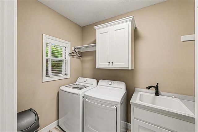 8554 Barstow Street, Lenexa, KS 66219