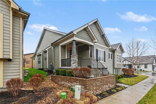 8554 Barstow Street, Lenexa, KS 66219