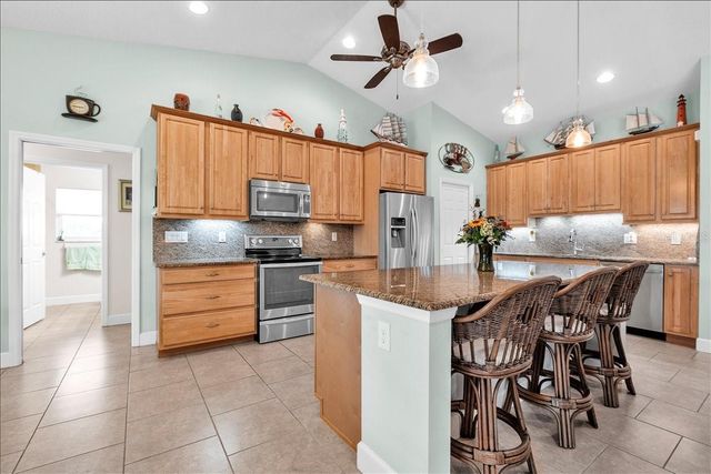 519 W CASHEW, Punta Gorda, FL 33955