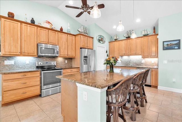 519 W CASHEW, Punta Gorda, FL 33955