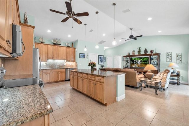 519 W CASHEW, Punta Gorda, FL 33955