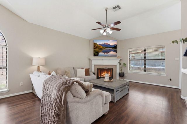 8032 N Tarrytown Crossing Drive, Conroe, TX 77304