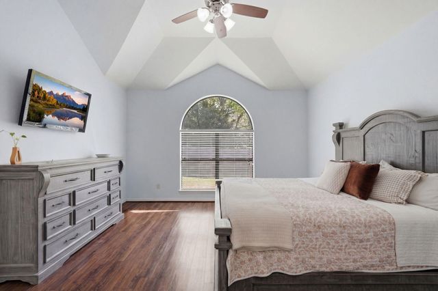 8032 N Tarrytown Crossing Drive, Conroe, TX 77304