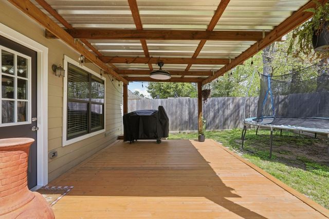 8032 N Tarrytown Crossing Drive, Conroe, TX 77304