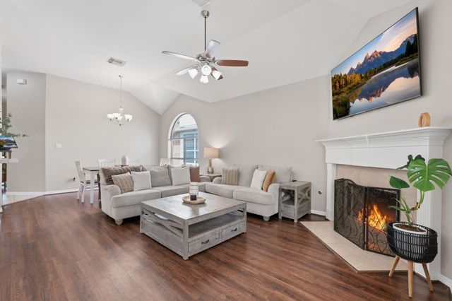 8032 N Tarrytown Crossing Drive, Conroe, TX 77304