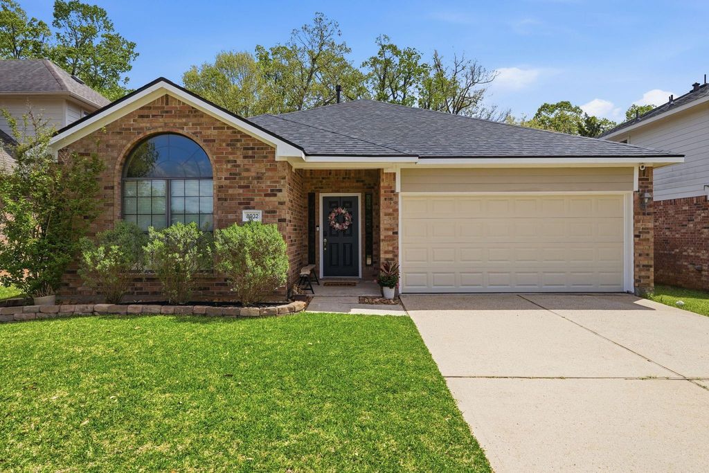 8032 N Tarrytown Crossing Drive, Conroe, TX 77304