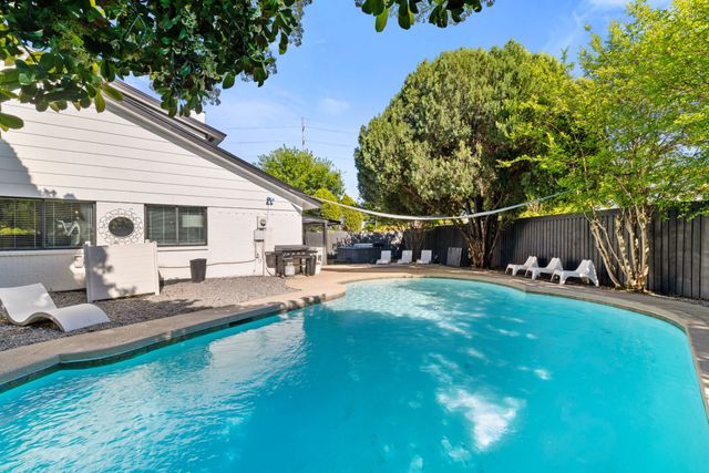 2108 J J Pearce Drive, Richardson, TX 75081