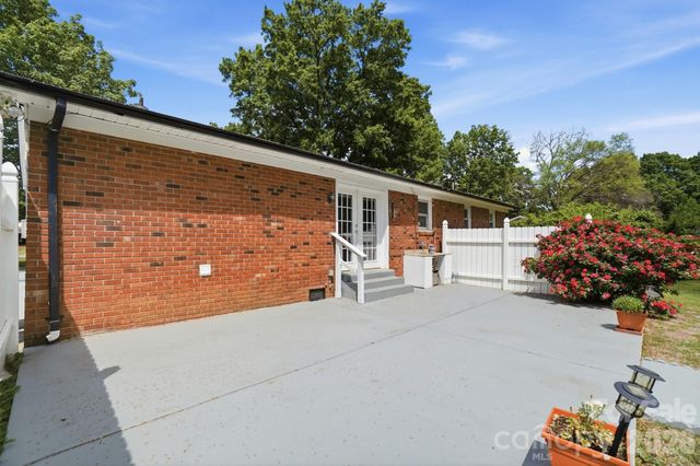 324 Autumn Drive, Harrisburg, NC 28075