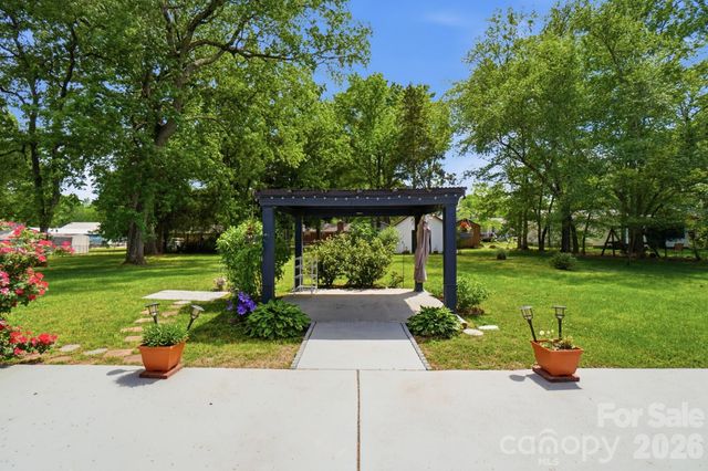 324 Autumn Drive, Harrisburg, NC 28075