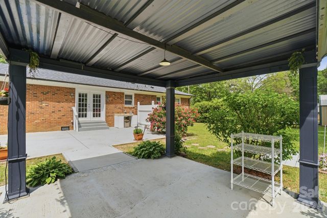 324 Autumn Drive, Harrisburg, NC 28075