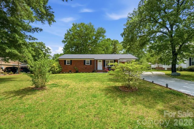 324 Autumn Drive, Harrisburg, NC 28075