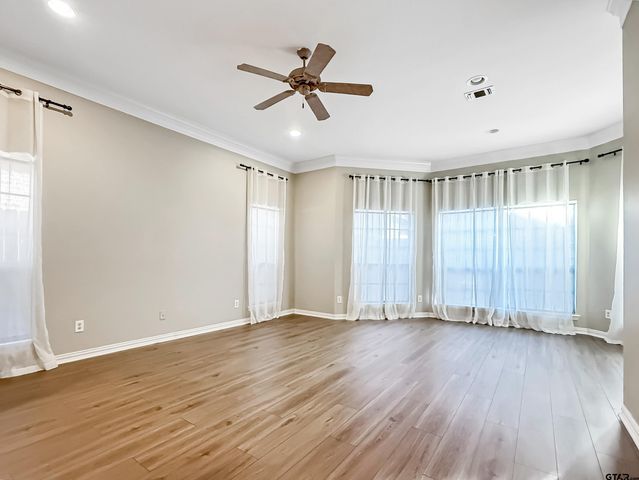 2138 Evansburg Ln, Tyler, TX 75703