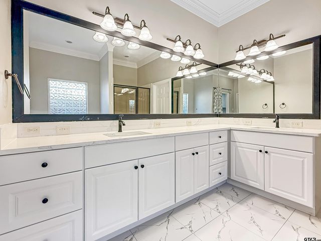 2138 Evansburg Ln, Tyler, TX 75703