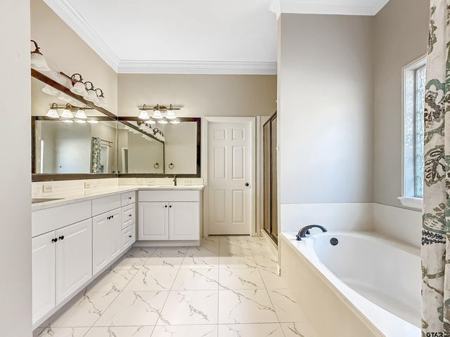 2138 Evansburg Ln, Tyler, TX 75703