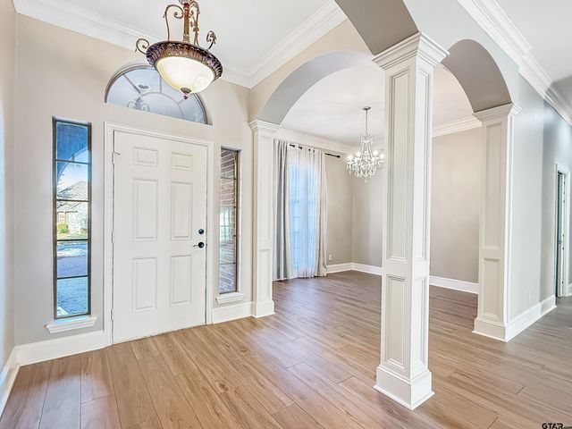 2138 Evansburg Ln, Tyler, TX 75703