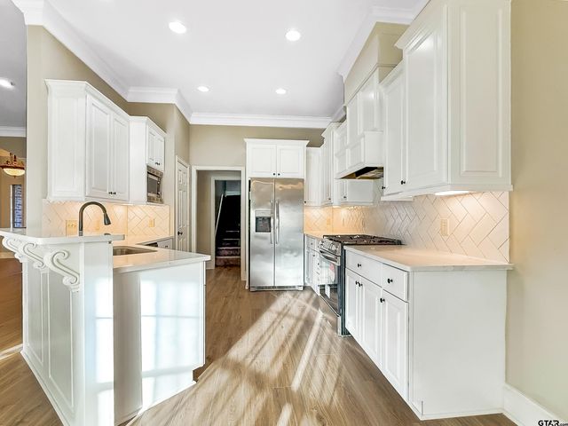 2138 Evansburg Ln, Tyler, TX 75703