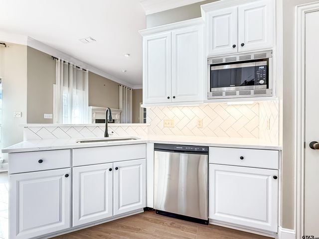 2138 Evansburg Ln, Tyler, TX 75703