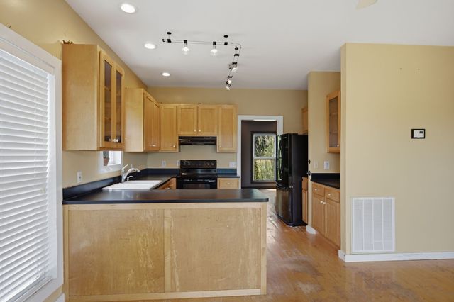 1255 Moss Branch Rd, Bon Aqua, TN 37025
