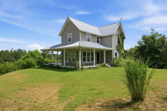 1255 Moss Branch Rd, Bon Aqua, TN 37025