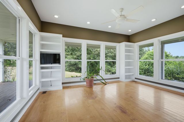 1255 Moss Branch Rd, Bon Aqua, TN 37025