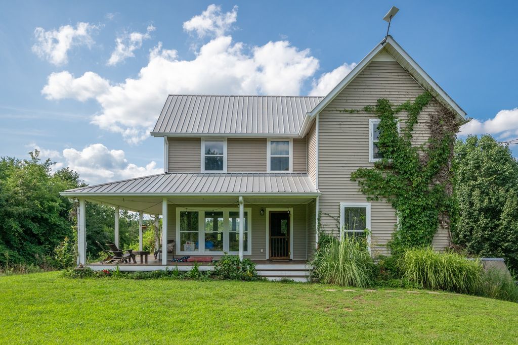 1255 Moss Branch Rd, Bon Aqua, TN 37025