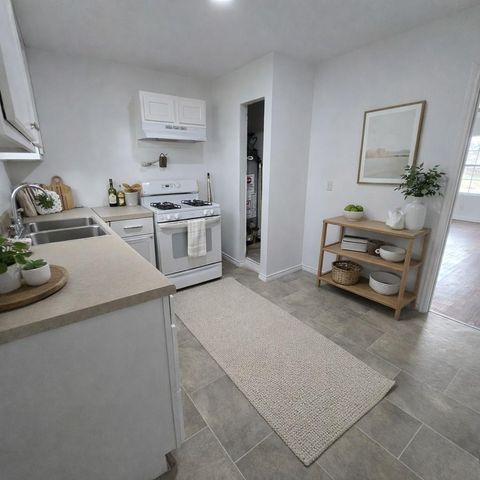 1003 Merchant Street, El Campo, TX 77437