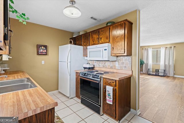 303 Crystal Place 16, Dalton, GA 30720