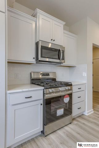 11105 N 162 Circle, Bennington, NE 68007