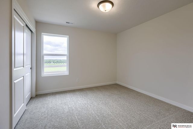 11105 N 162 Circle, Bennington, NE 68007