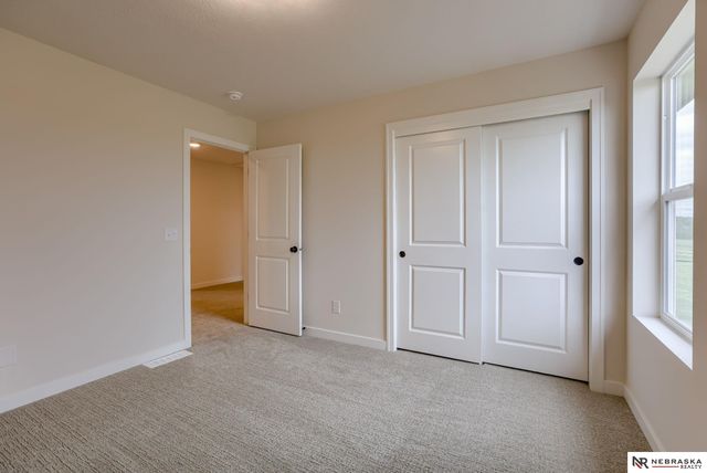 11105 N 162 Circle, Bennington, NE 68007