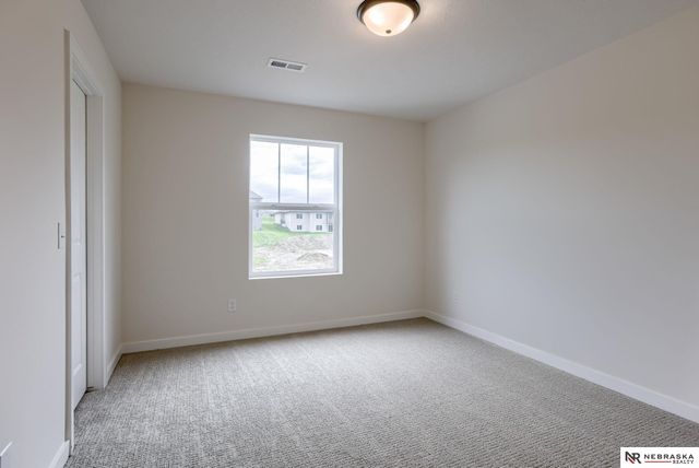 11105 N 162 Circle, Bennington, NE 68007