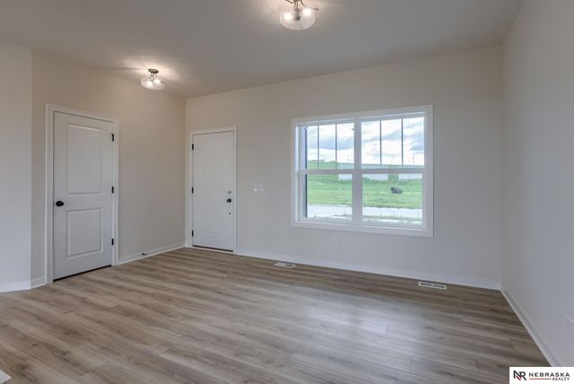 11105 N 162 Circle, Bennington, NE 68007