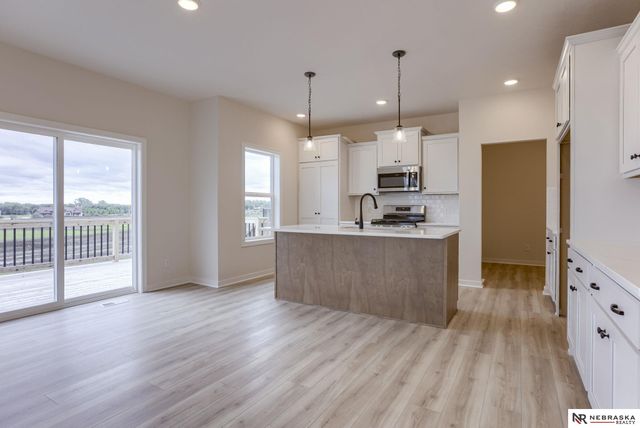 11105 N 162 Circle, Bennington, NE 68007