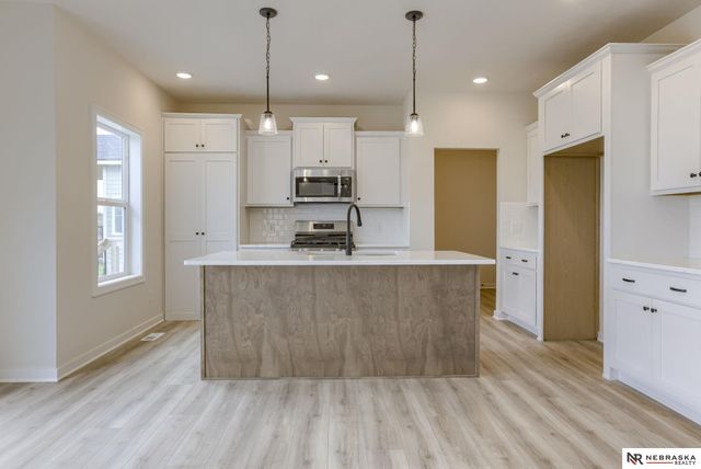 11105 N 162 Circle, Bennington, NE 68007