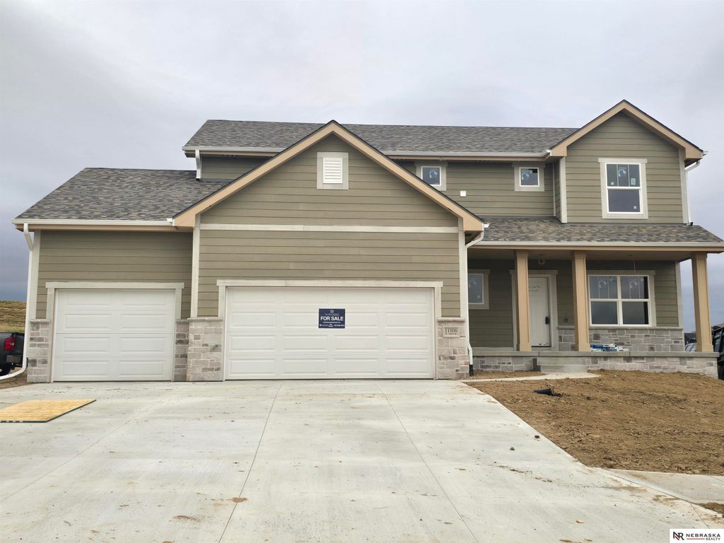 11105 N 162 Circle, Bennington, NE 68007