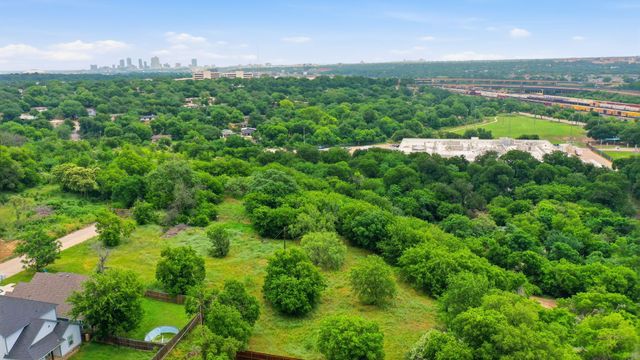 5020 Humbert Avenue, Fort Worth, TX 76107