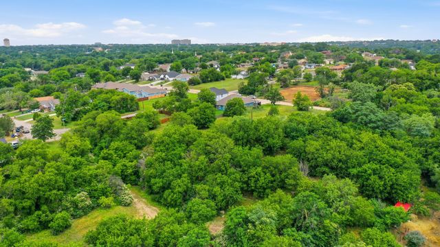 5020 Humbert Avenue, Fort Worth, TX 76107