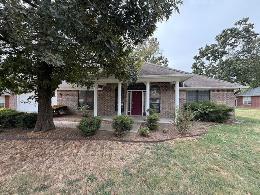 1718 S 41st Street, Rogers, AR 72758