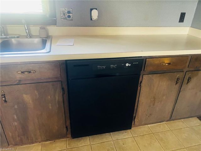 164 Royal Lane, Dobson, NC 27017