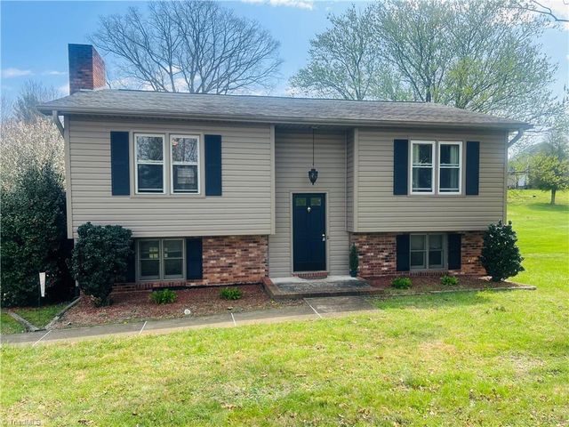 164 Royal Lane, Dobson, NC 27017