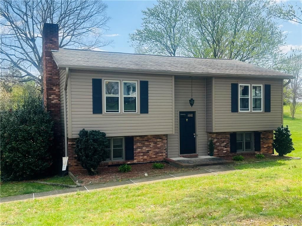 164 Royal Lane, Dobson, NC 27017