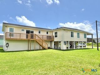 604 W Maple Street, Port O'connor, TX 77982