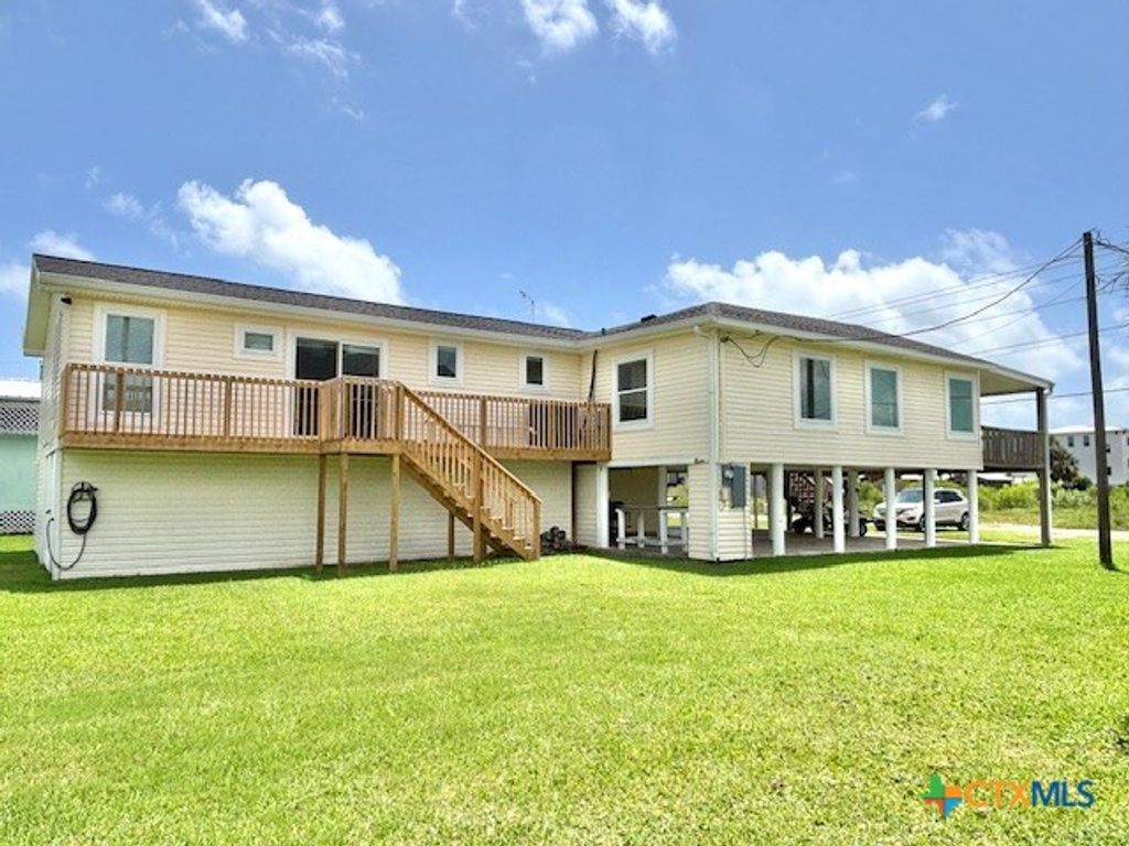 604 W Maple Street, Port O'connor, TX 77982